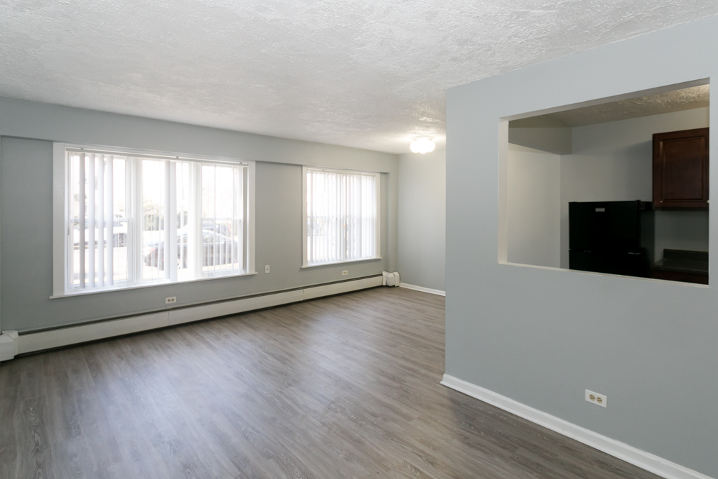 7333 N Ridge Boulevard 105 Property Photo 11