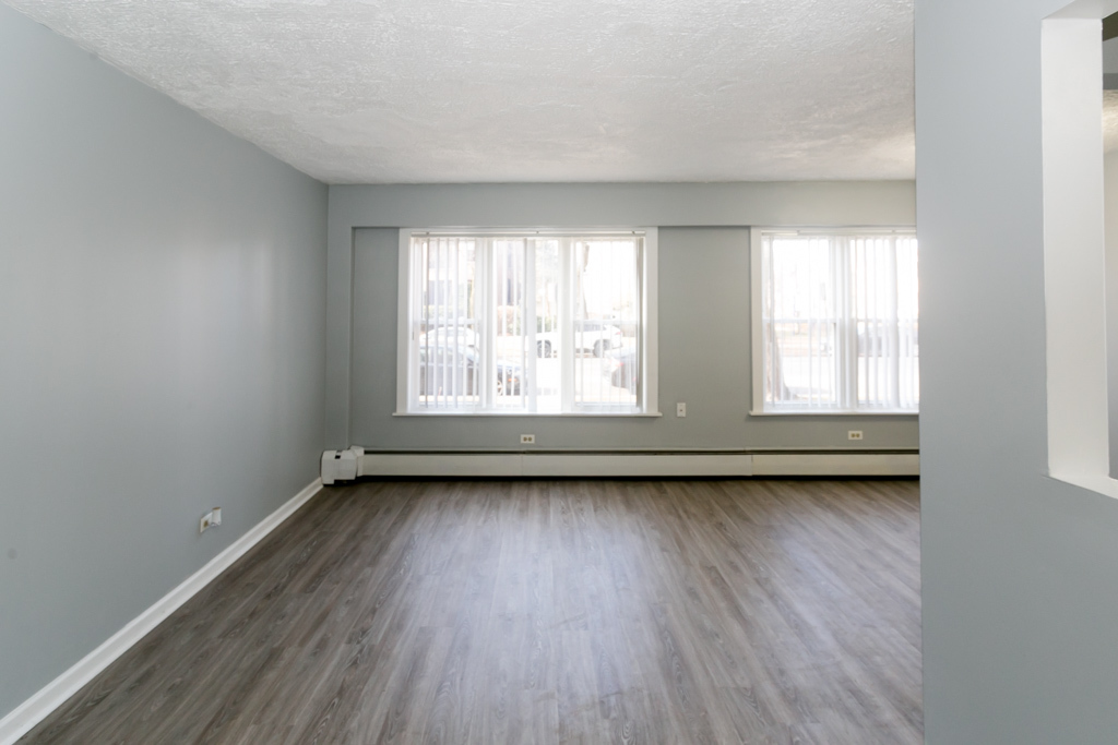 7333 N Ridge Boulevard 105 Property Photo 12