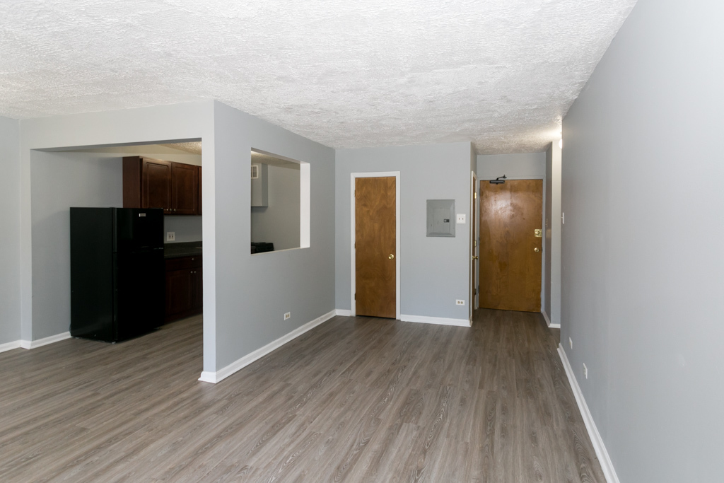 7333 N Ridge Boulevard 105 Property Photo 13