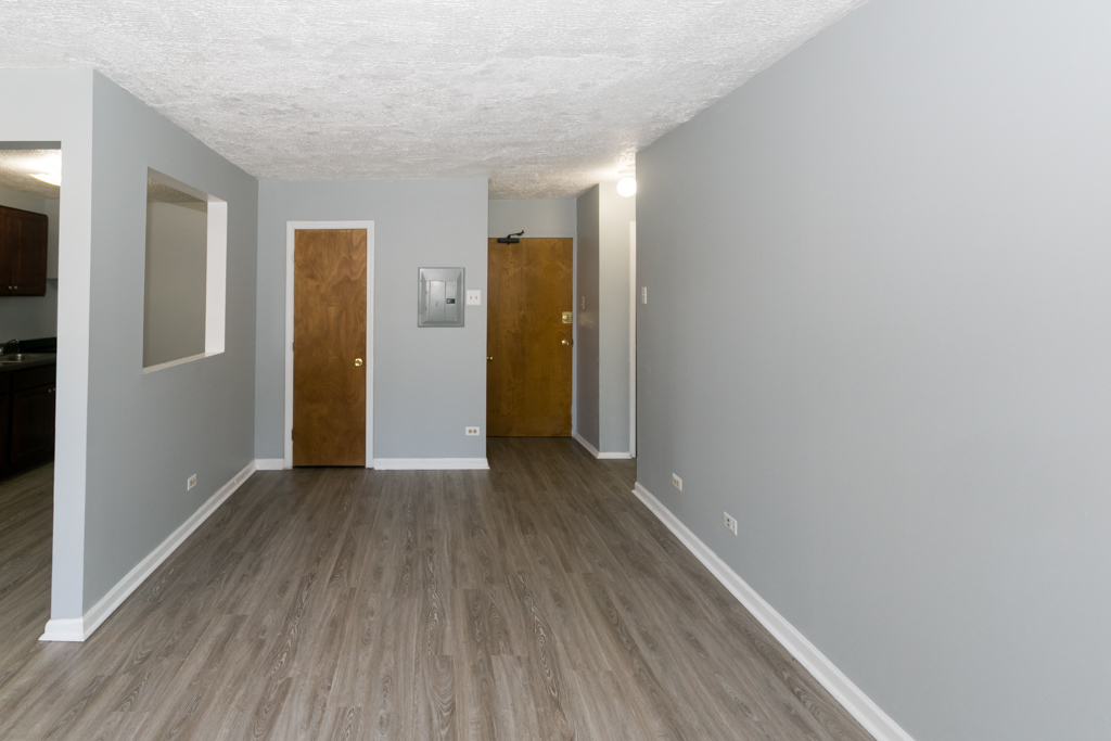 7333 N Ridge Boulevard 105 Property Photo 14