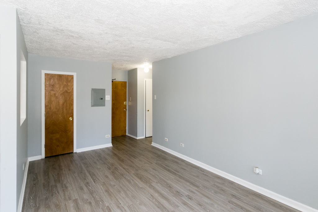 7333 N Ridge Boulevard 105 Property Photo 15
