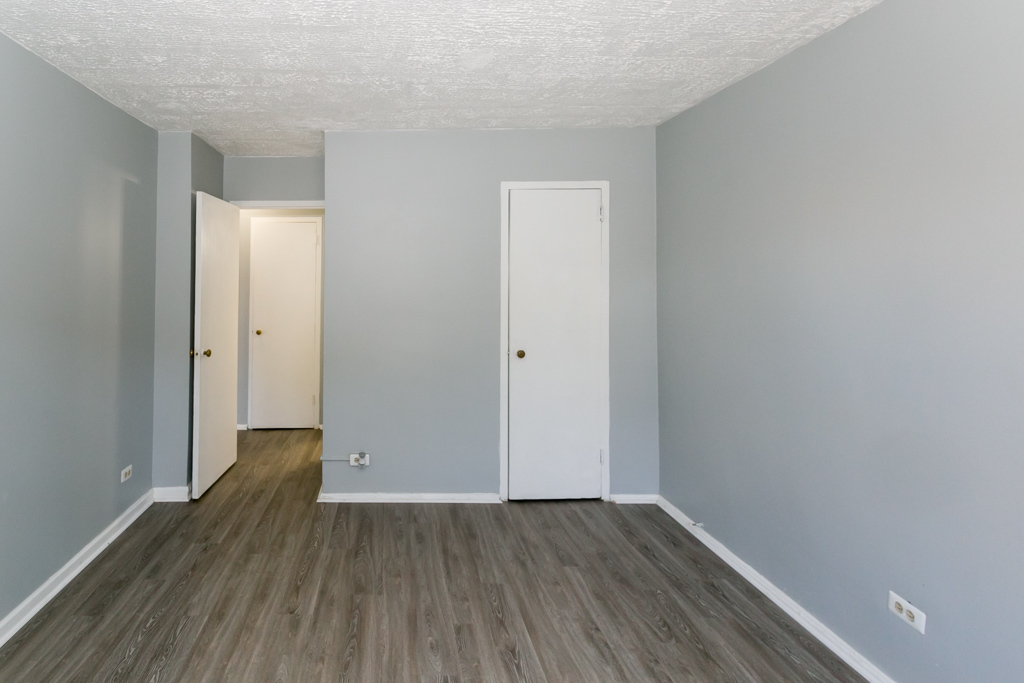 7333 N Ridge Boulevard 105 Property Photo 19