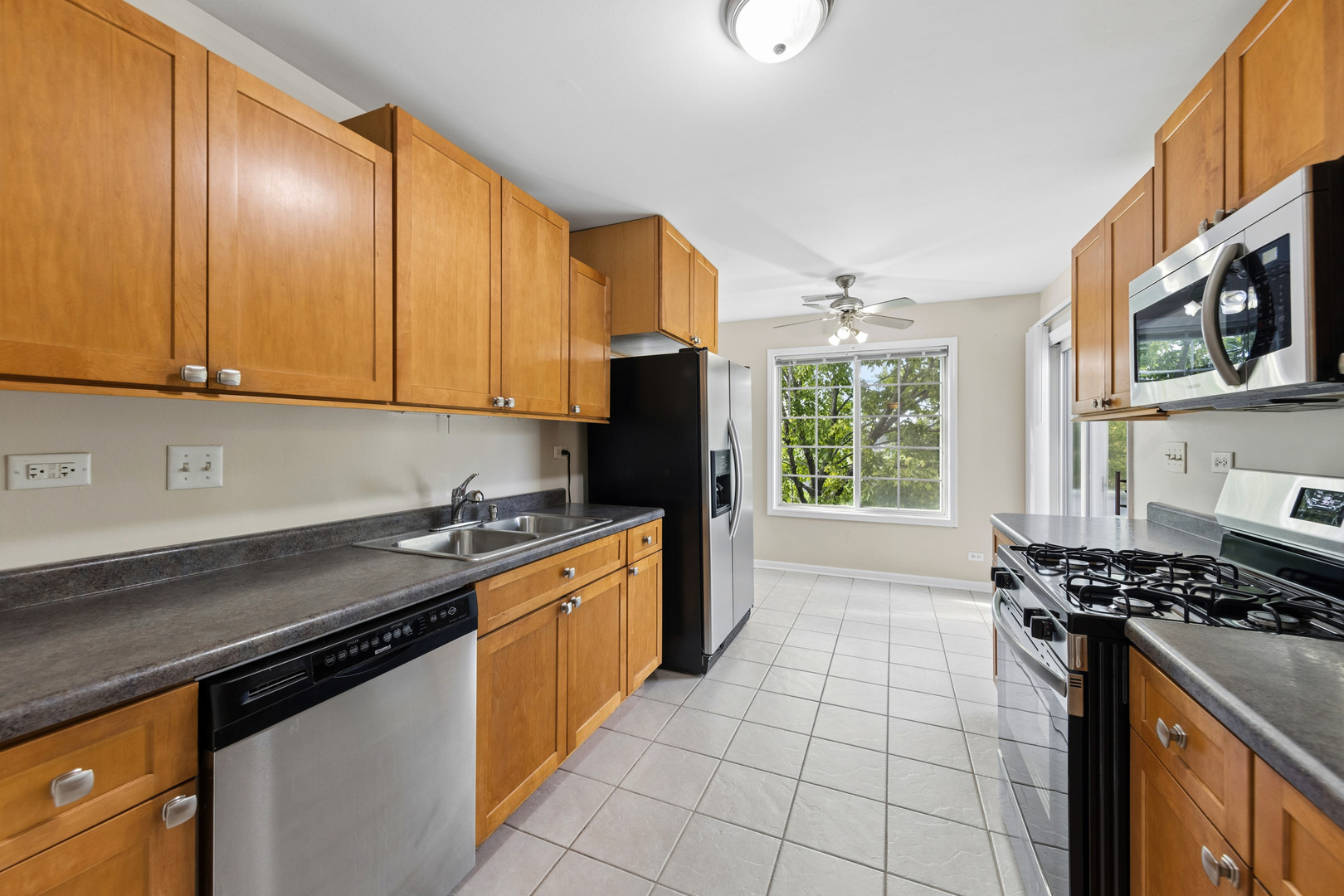 240 Ashbury Lane 6 Property Photo 3