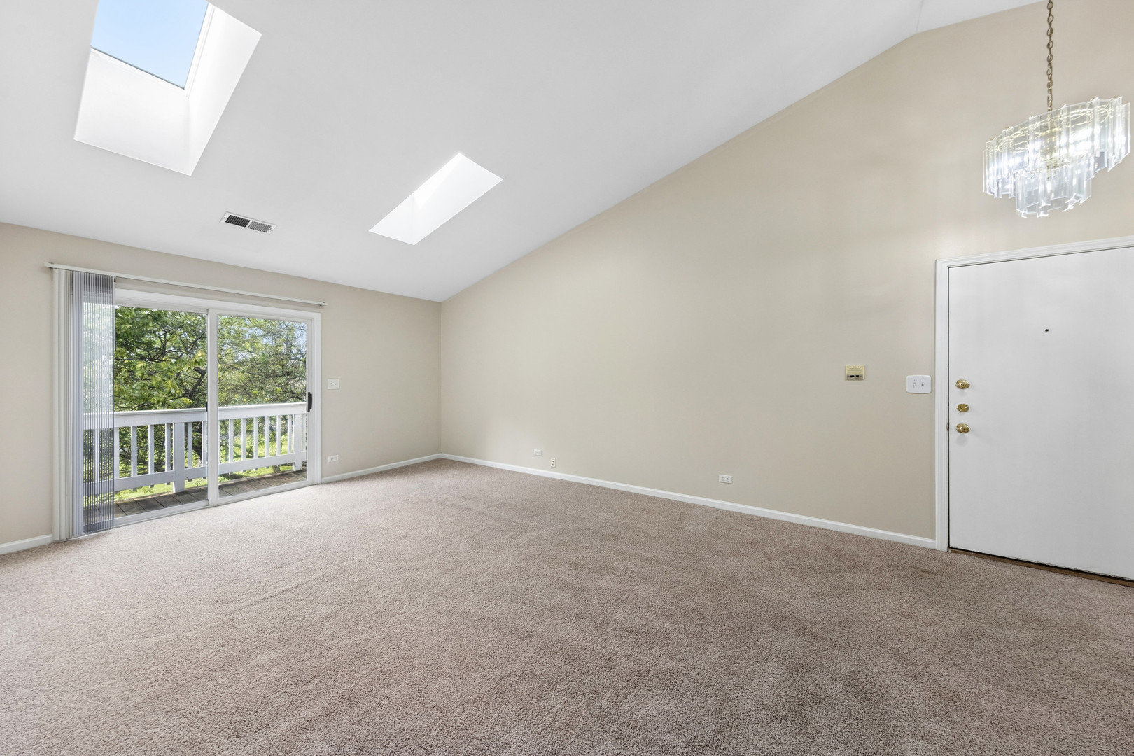 240 Ashbury Lane 6 Property Photo 8