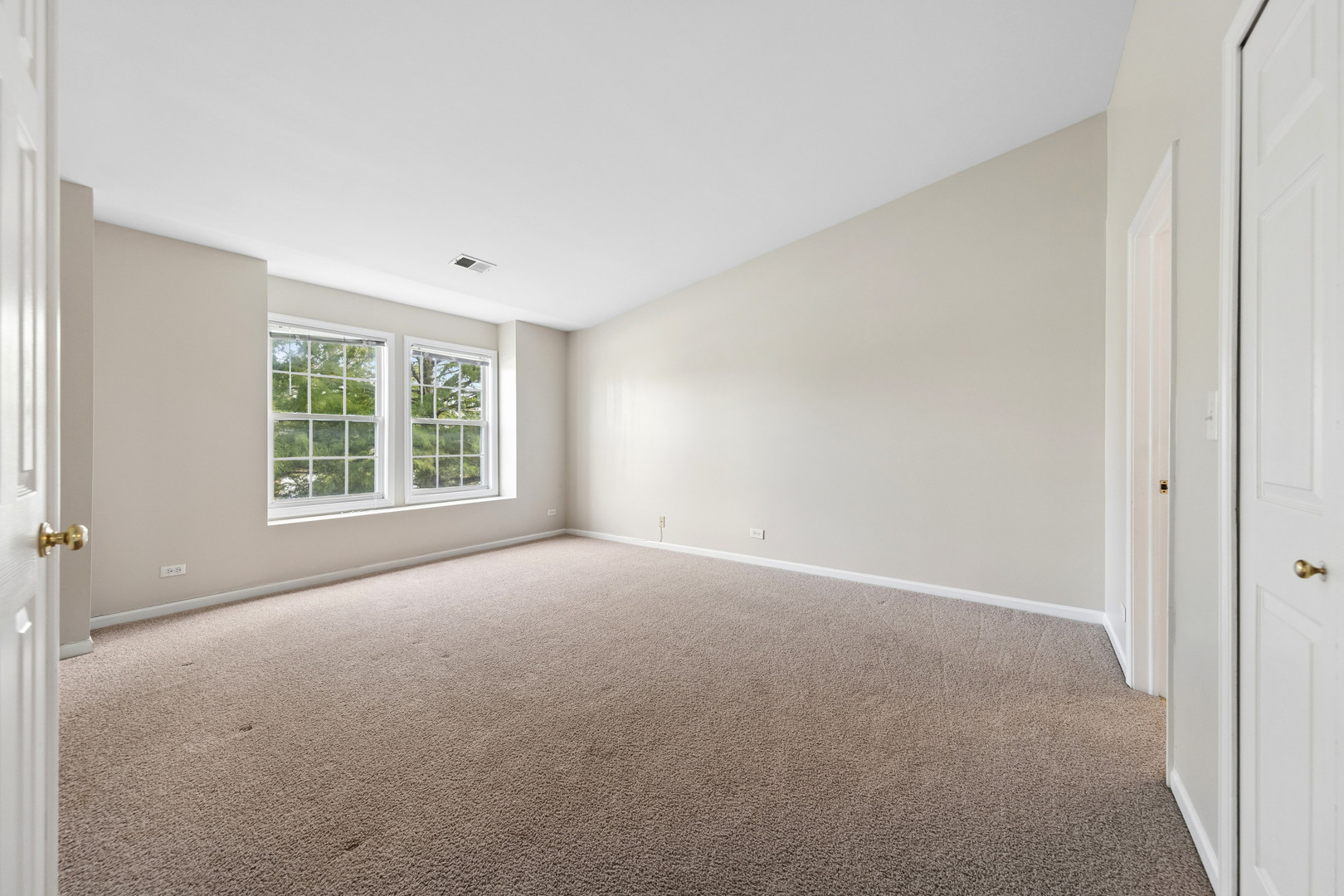 240 Ashbury Lane 6 Property Photo 12
