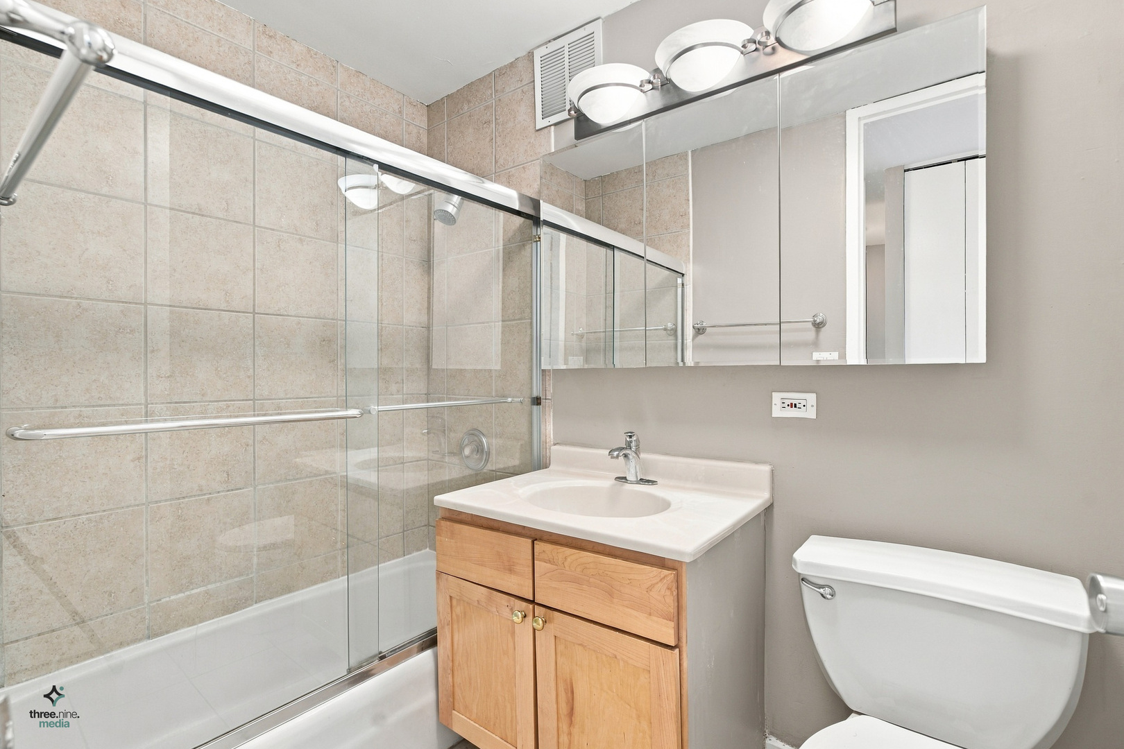 655 W Irving Park Road 5406 Property Photo 20