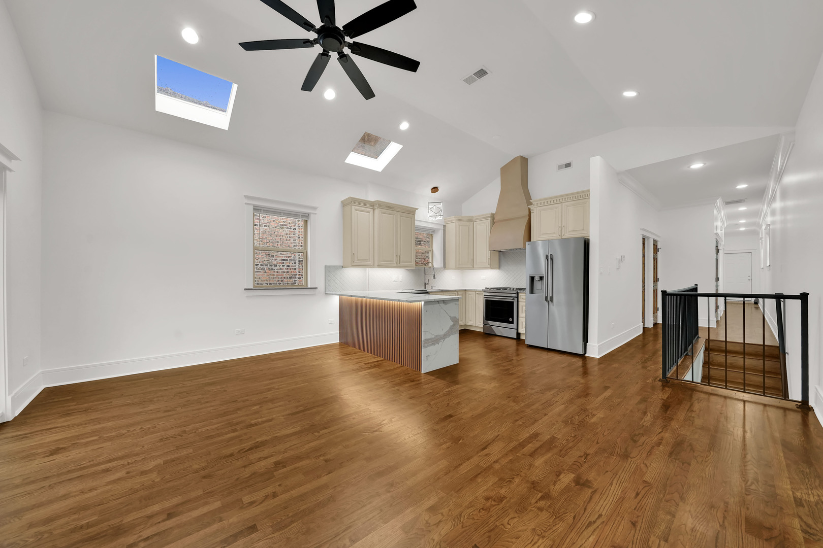 1453 W Garfield Boulevard 3 Property Photo 4