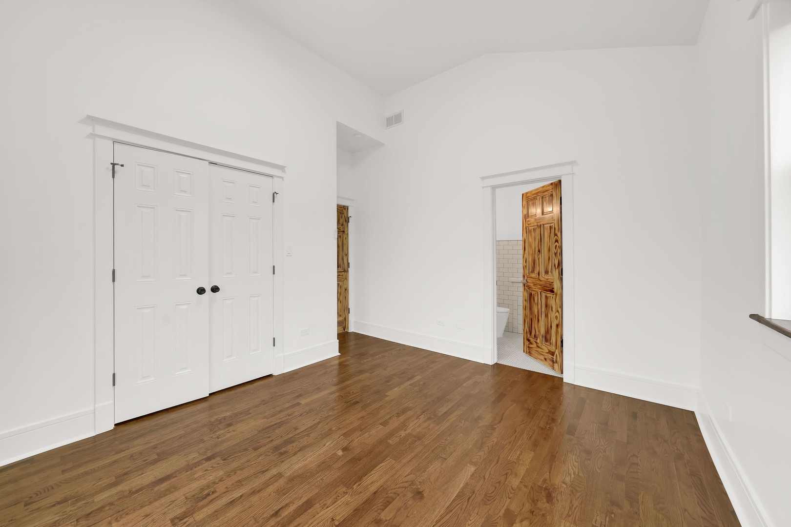 1453 W Garfield Boulevard 3 Property Photo 11