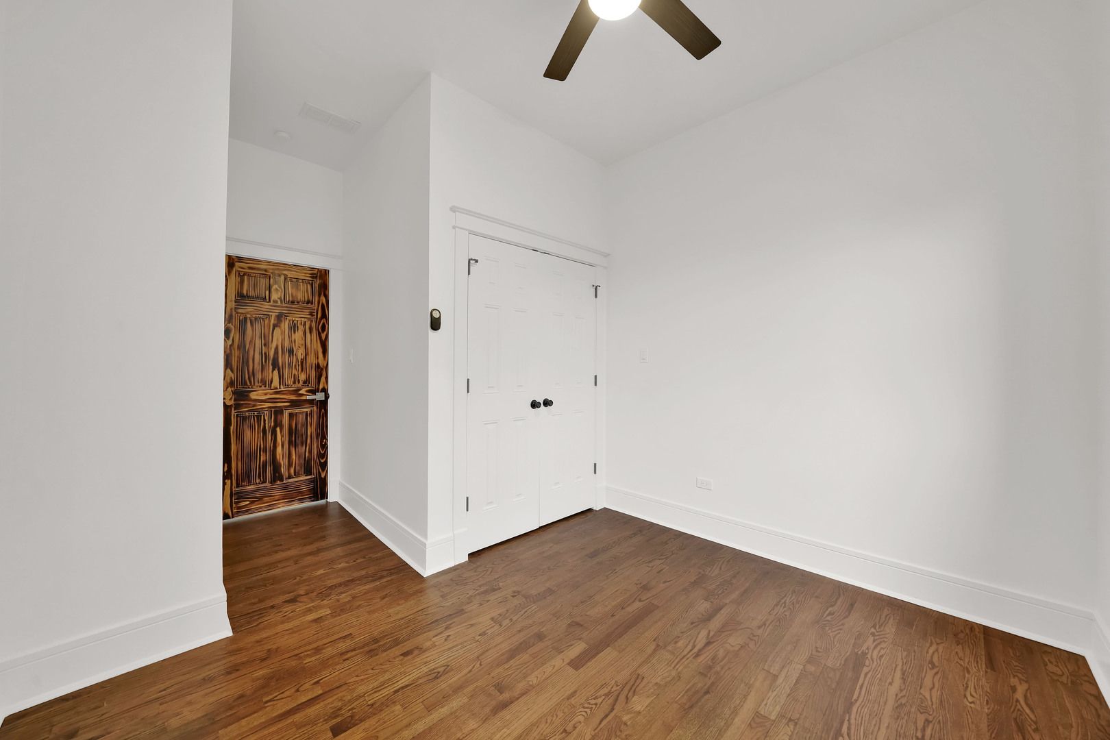 1453 W Garfield Boulevard 3 Property Photo 14