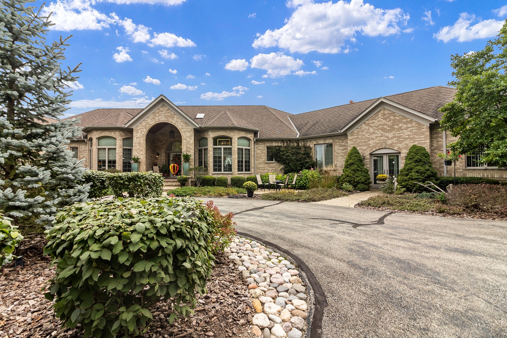 19014 Kishwaukee Valley Road Property Photo 2