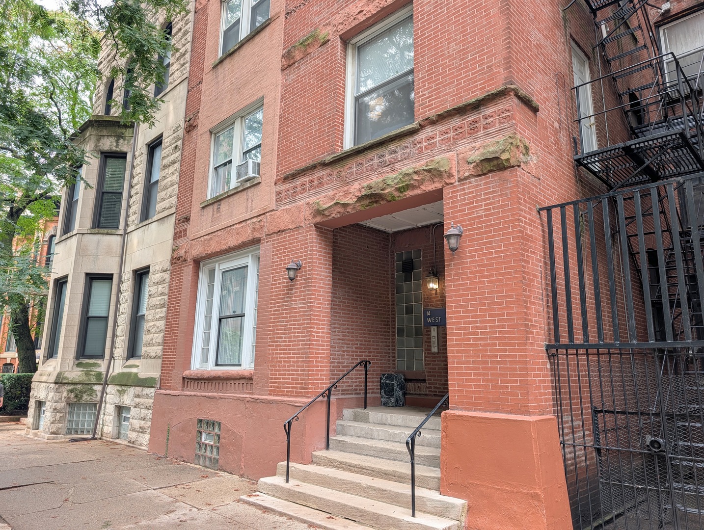 14 W Chestnut Street 1m Property Photo 1