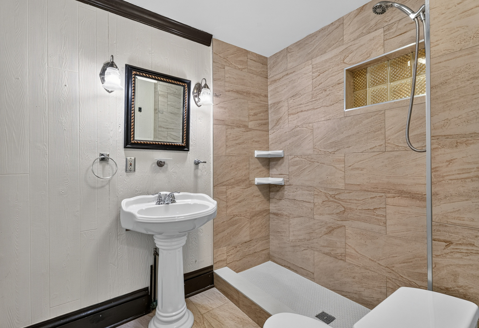 402 Porter Street Property Photo 14