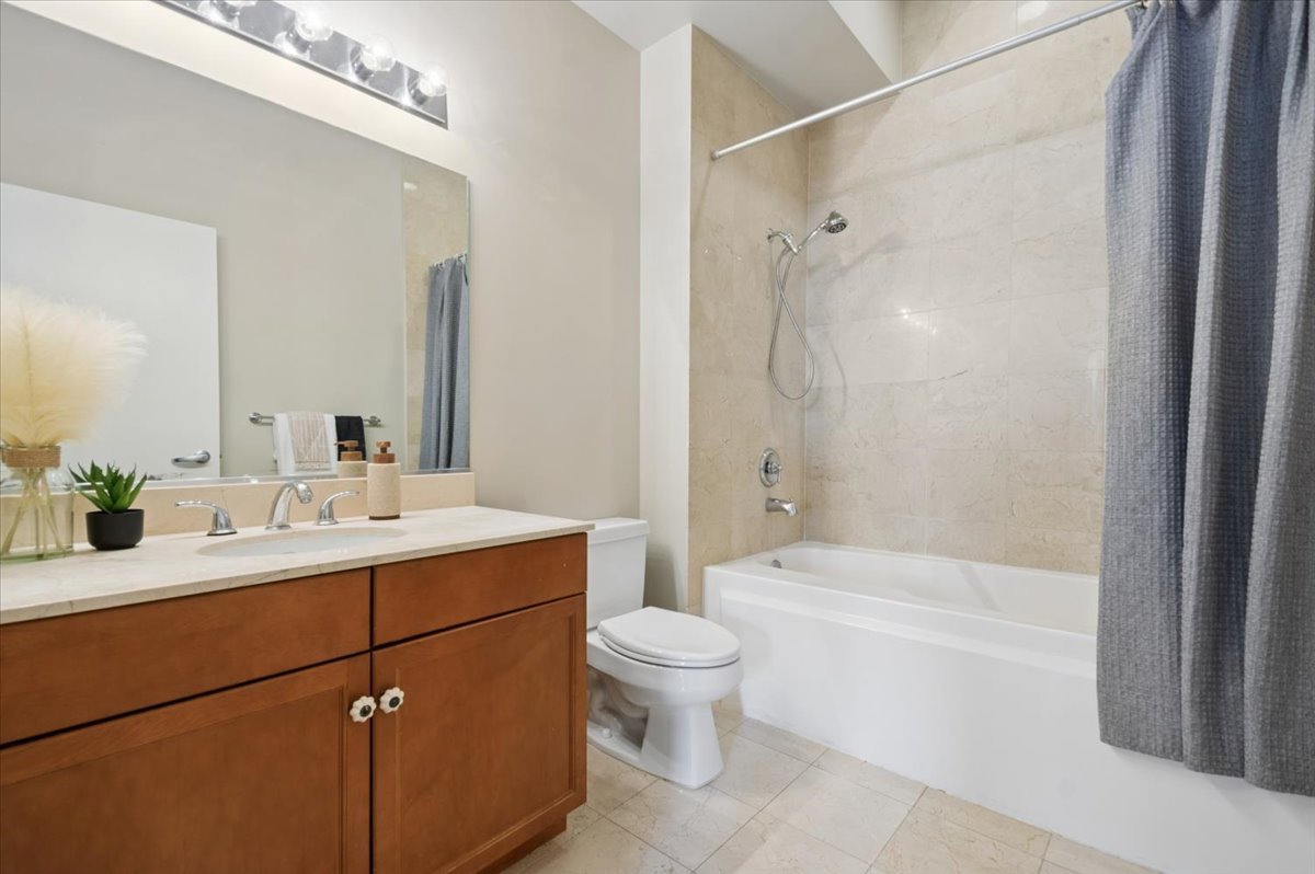1133 S State Street 701 Property Photo 25