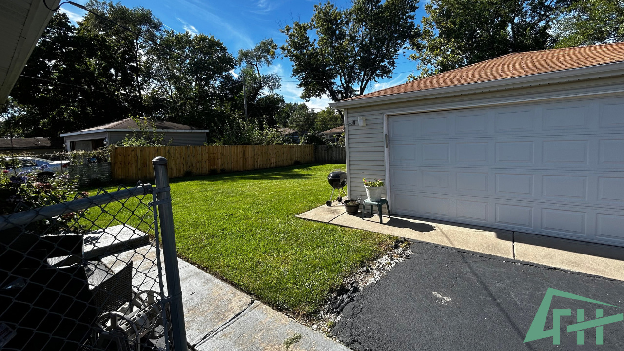 16158 Sussex Court Property Photo 3