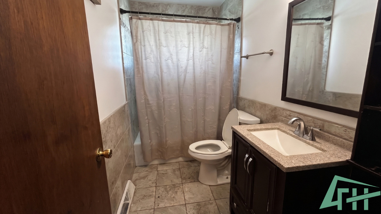 16158 Sussex Court Property Photo 10