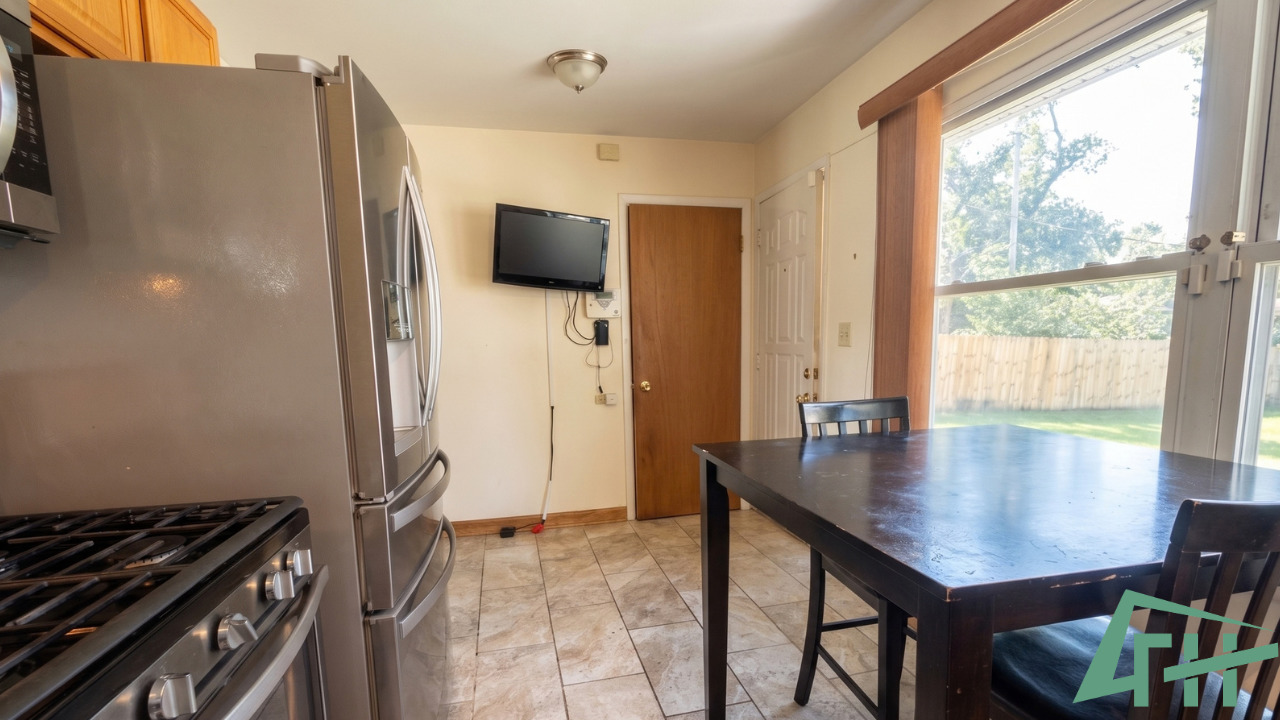 16158 Sussex Court Property Photo 11