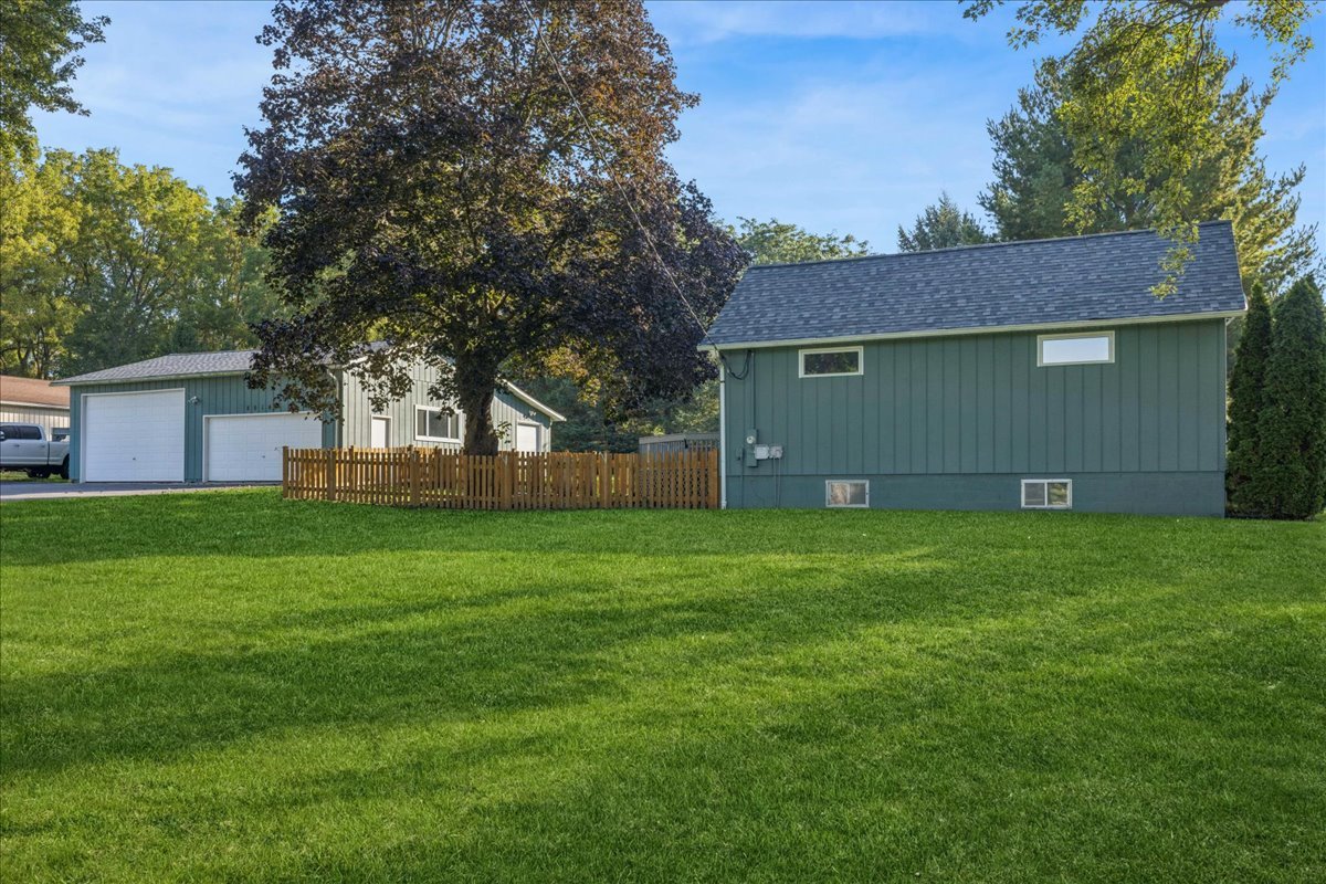 8014 Hillside Road Property Photo 2