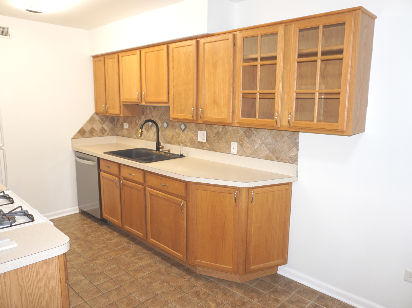 1503 N Windsor Drive 302 Property Photo 10