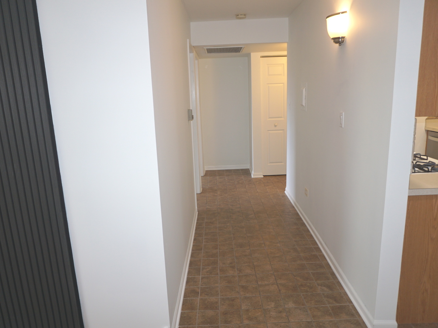 1503 N Windsor Drive 302 Property Photo 11