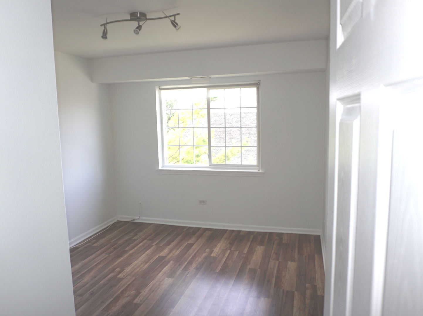 1503 N Windsor Drive 302 Property Photo 13