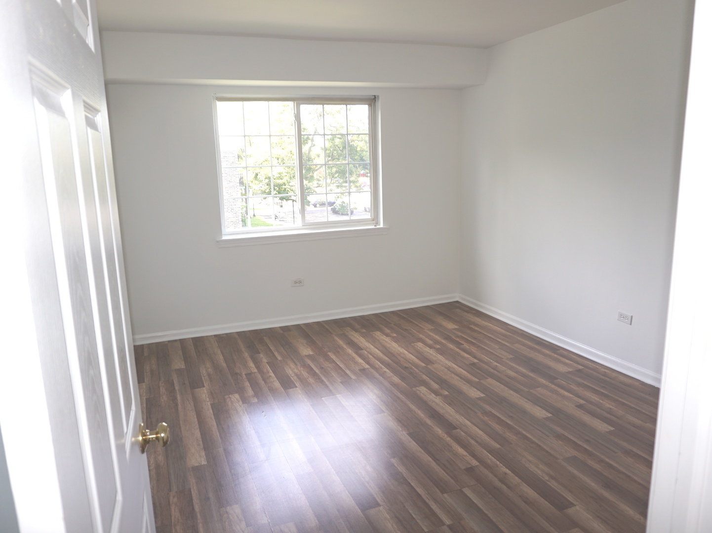 1503 N Windsor Drive 302 Property Photo 15
