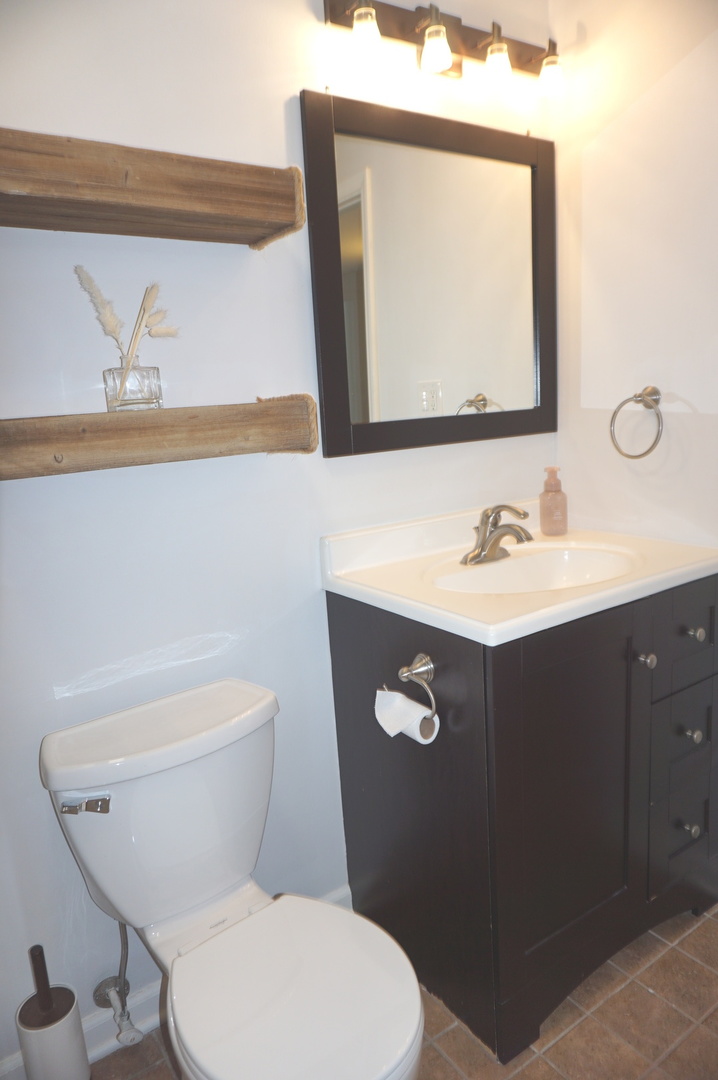1503 N Windsor Drive 302 Property Photo 18