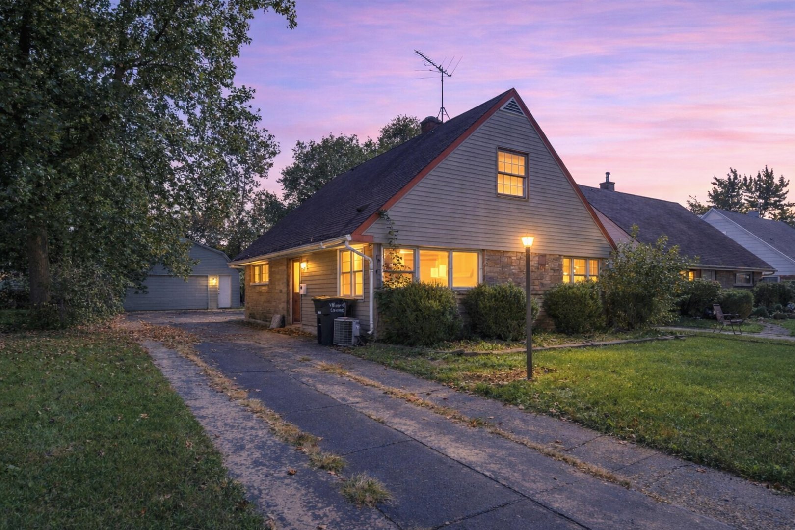 17143 Ridgewood Avenue Property Photo 1