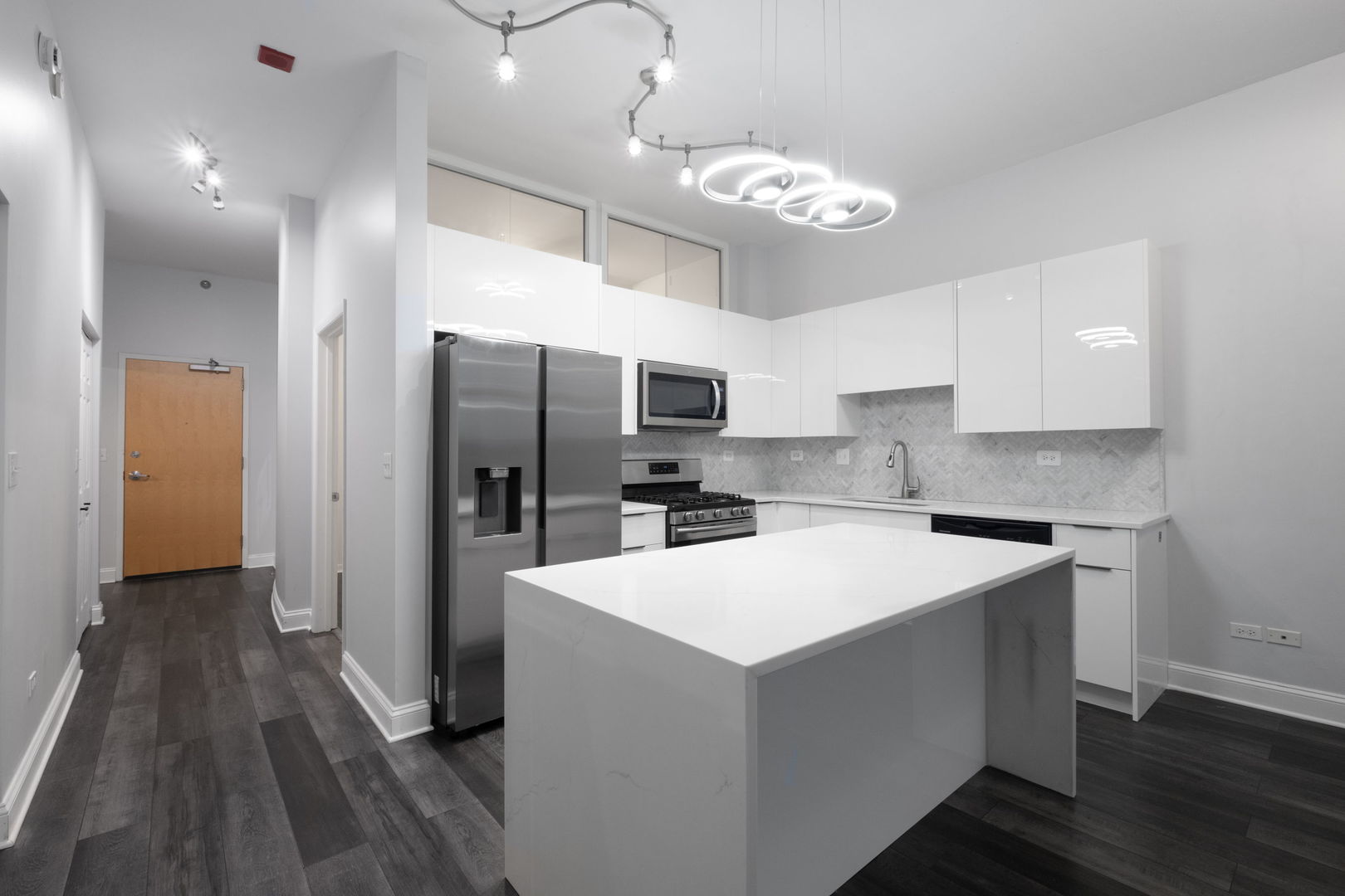 1600 S Indiana Avenue 605 Property Photo 3