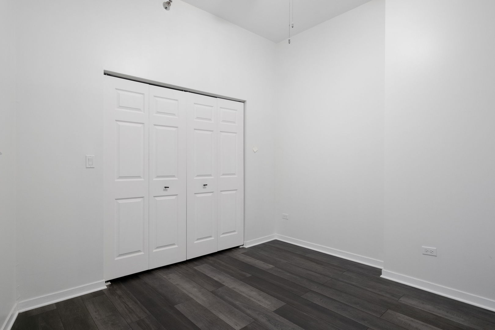 1600 S Indiana Avenue 605 Property Photo 8