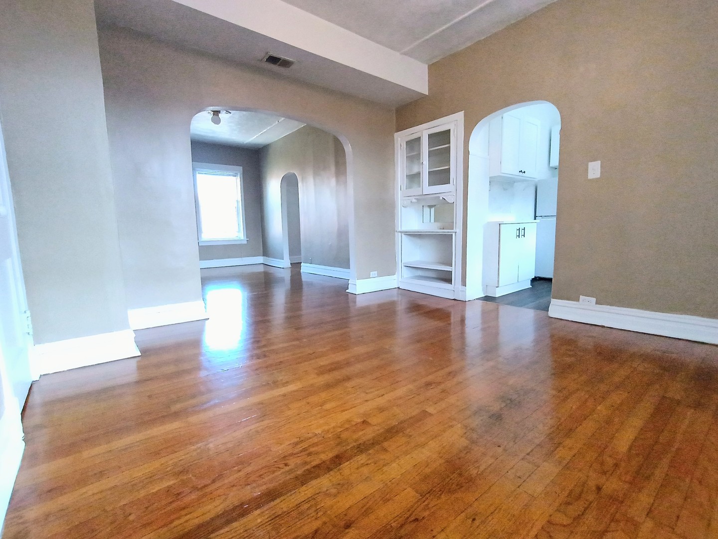 3514 N Broadway Street 3 Property Photo 2