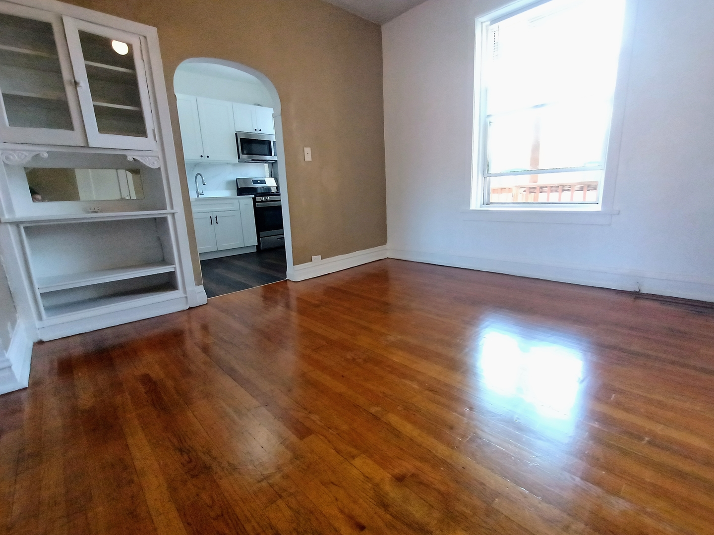 3514 N Broadway Street 3 Property Photo 3