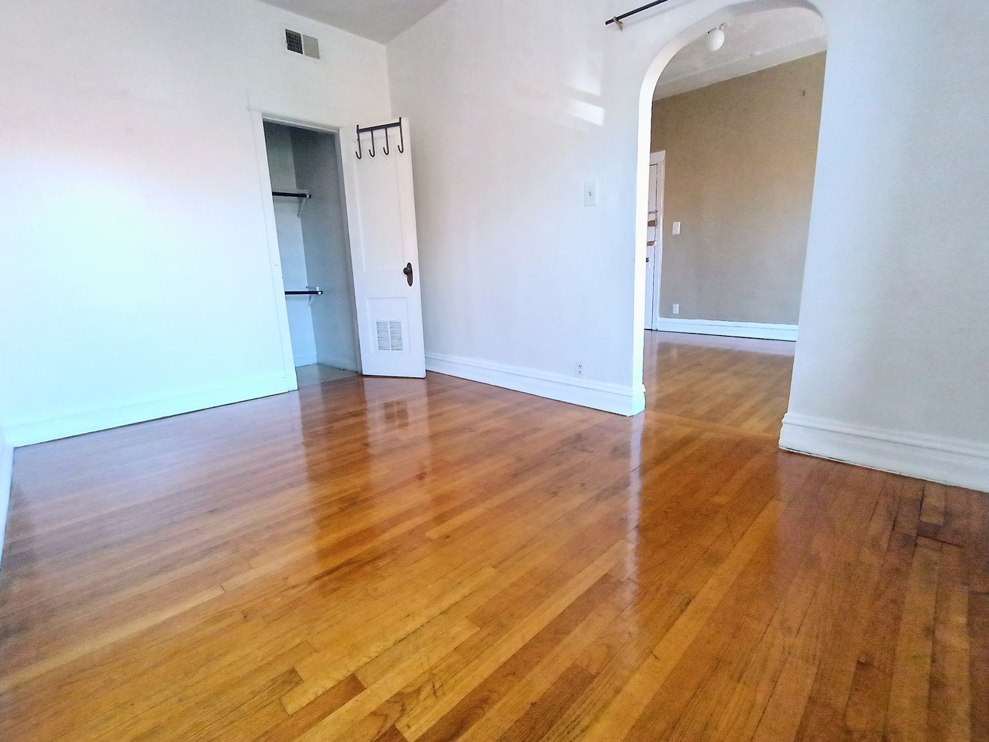 3514 N Broadway Street 3 Property Photo 10