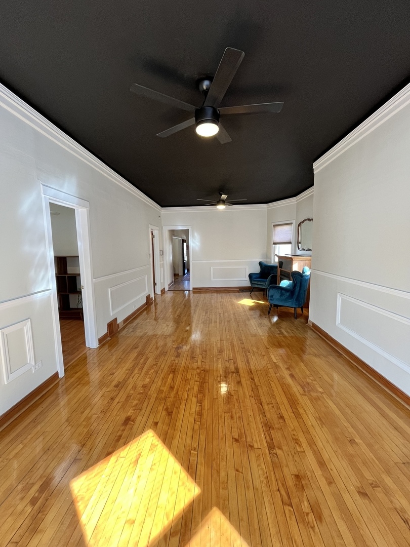 2123 N Karlov Avenue Property Photo 9