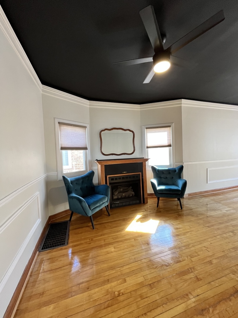 2123 N Karlov Avenue Property Photo 10