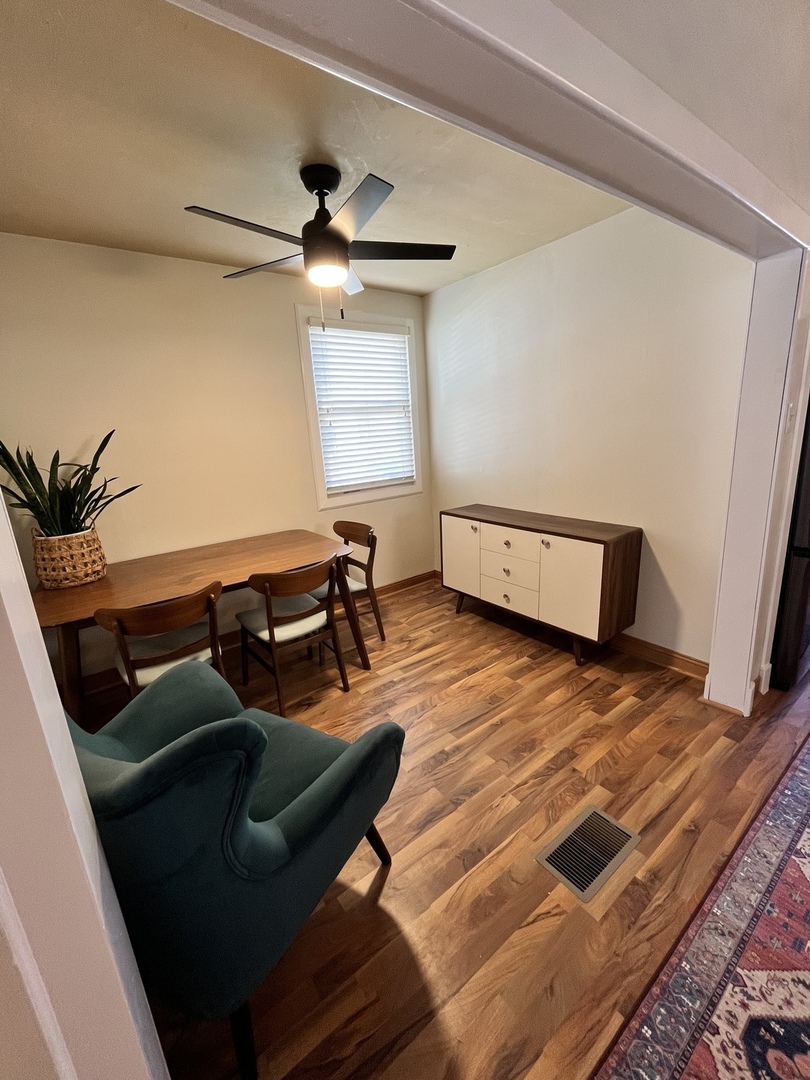 2123 N Karlov Avenue Property Photo 16