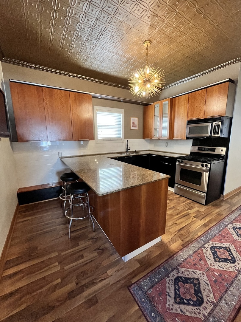 2123 N Karlov Avenue Property Photo 20