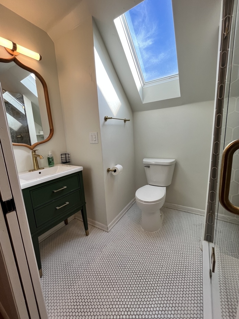 2123 N Karlov Avenue Property Photo 30