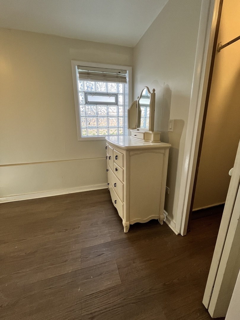 2123 N Karlov Avenue Property Photo 41