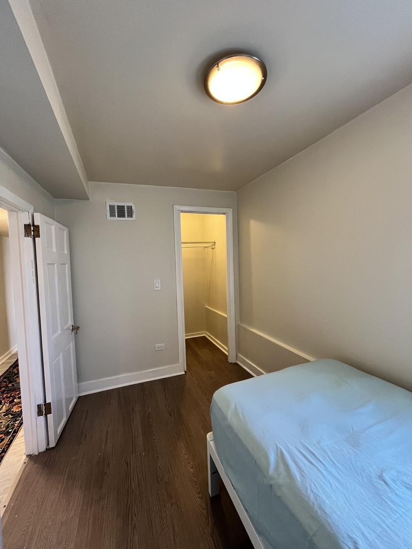 2123 N Karlov Avenue Property Photo 44