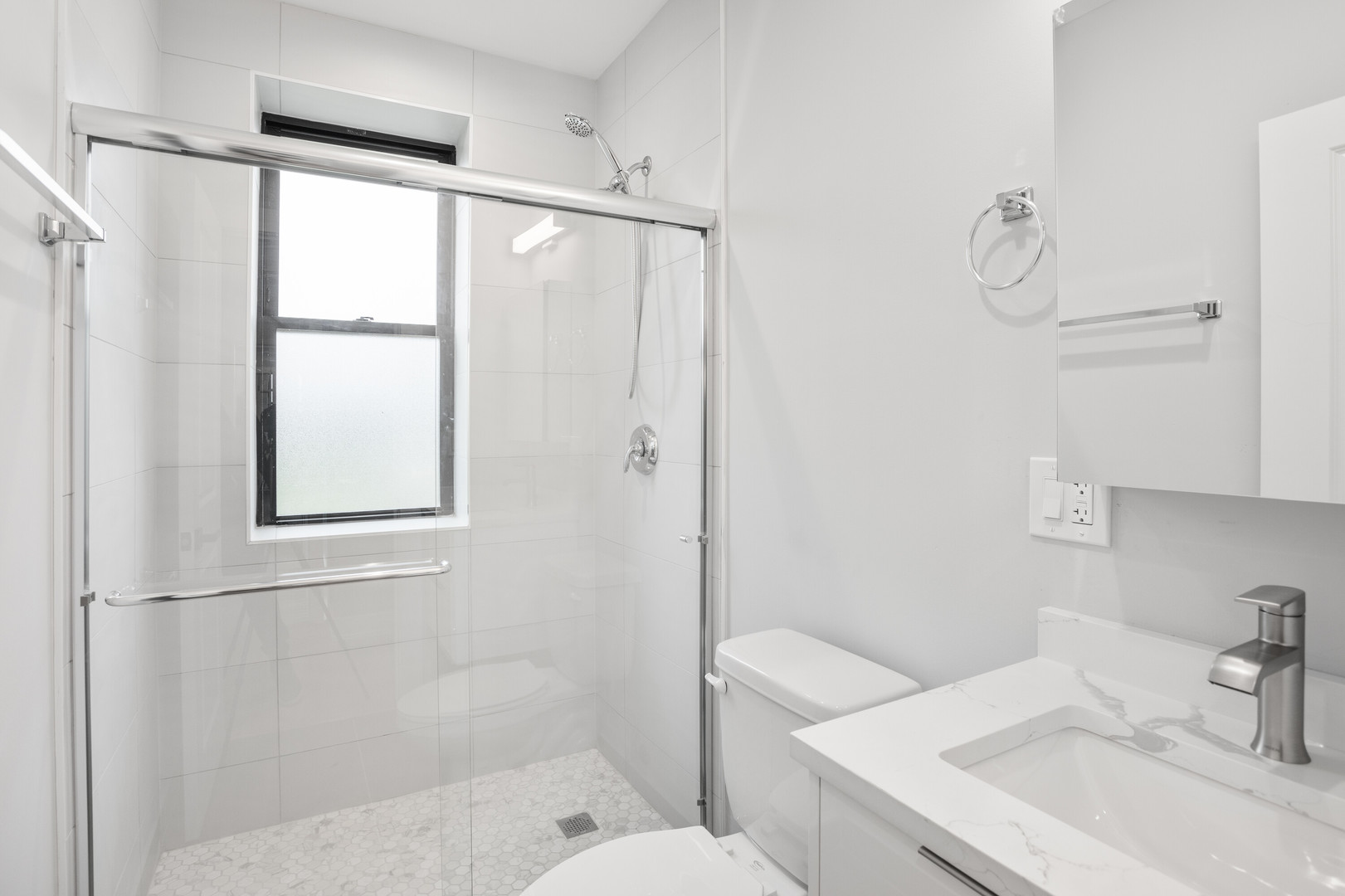1558.5 W Juneway Terrace 1t Property Photo 13