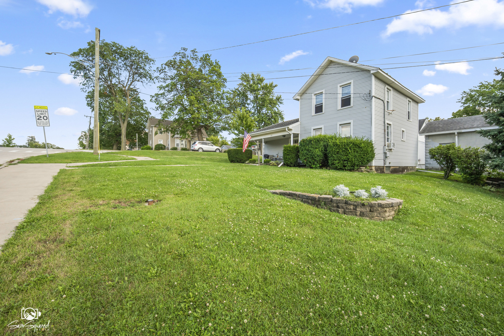 119 E 17th Street Property Photo 2