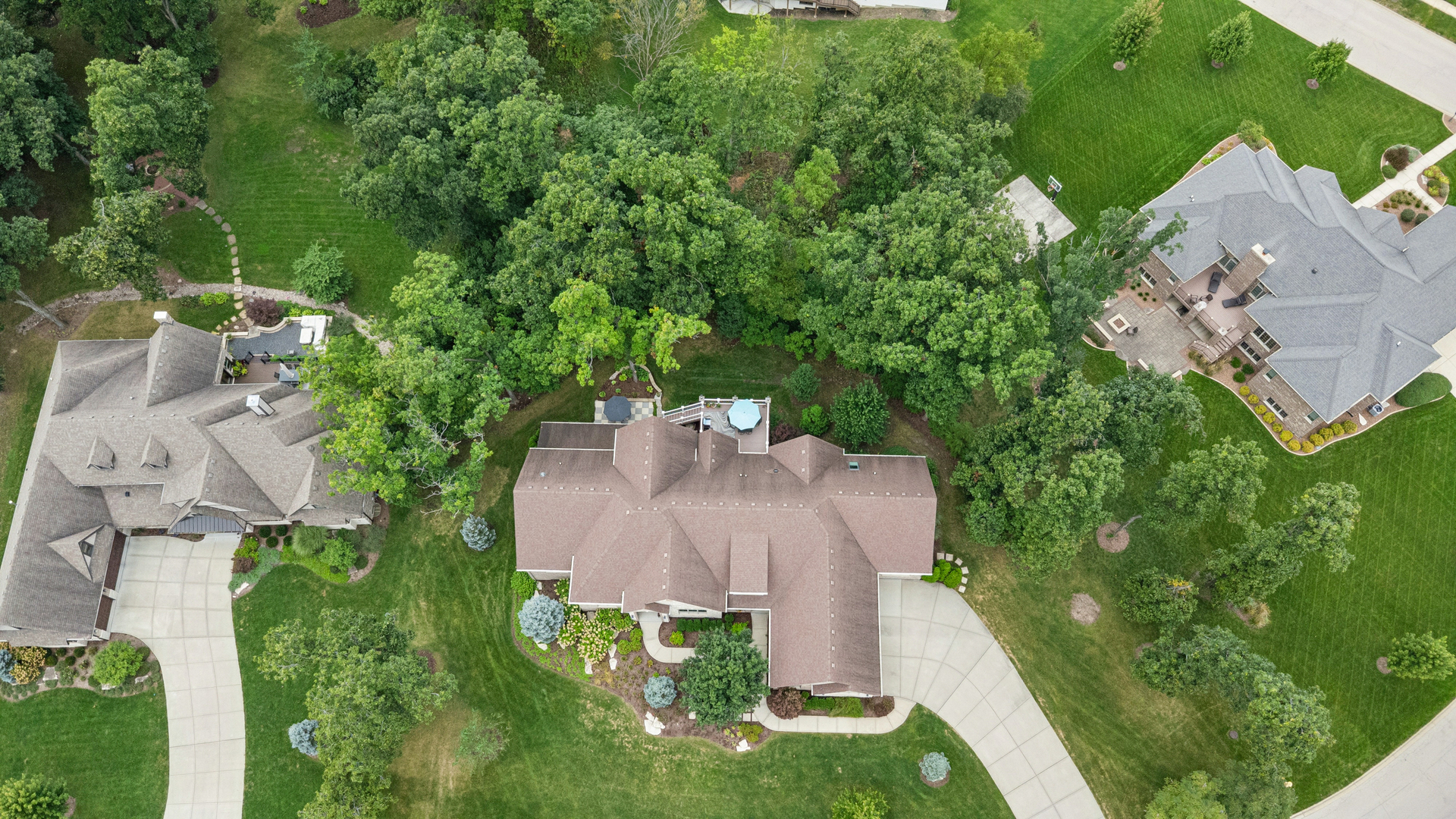 16270 Lakewood Path Property Photo 3