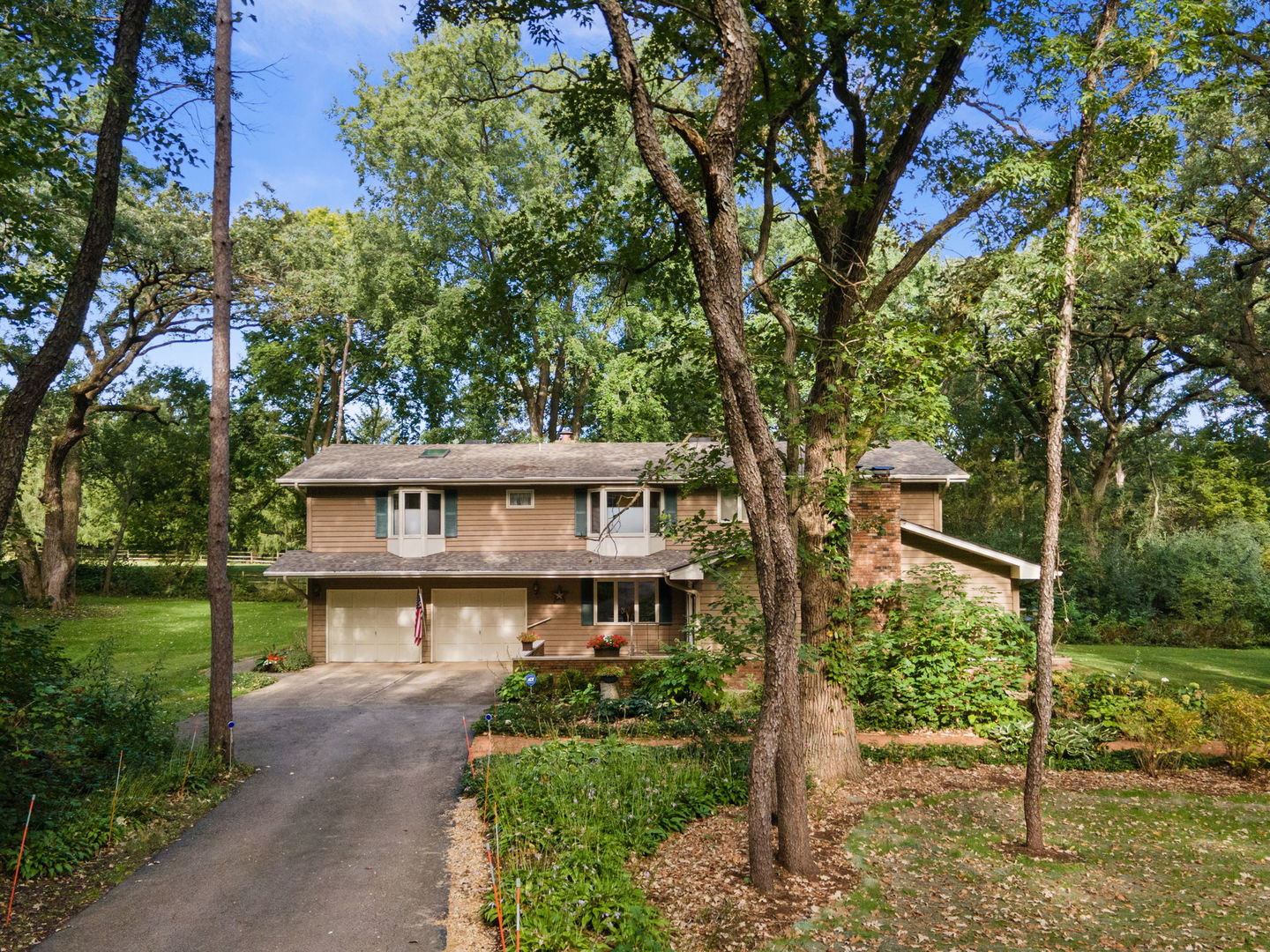 2n962 Grand Monde Drive Property Photo 3
