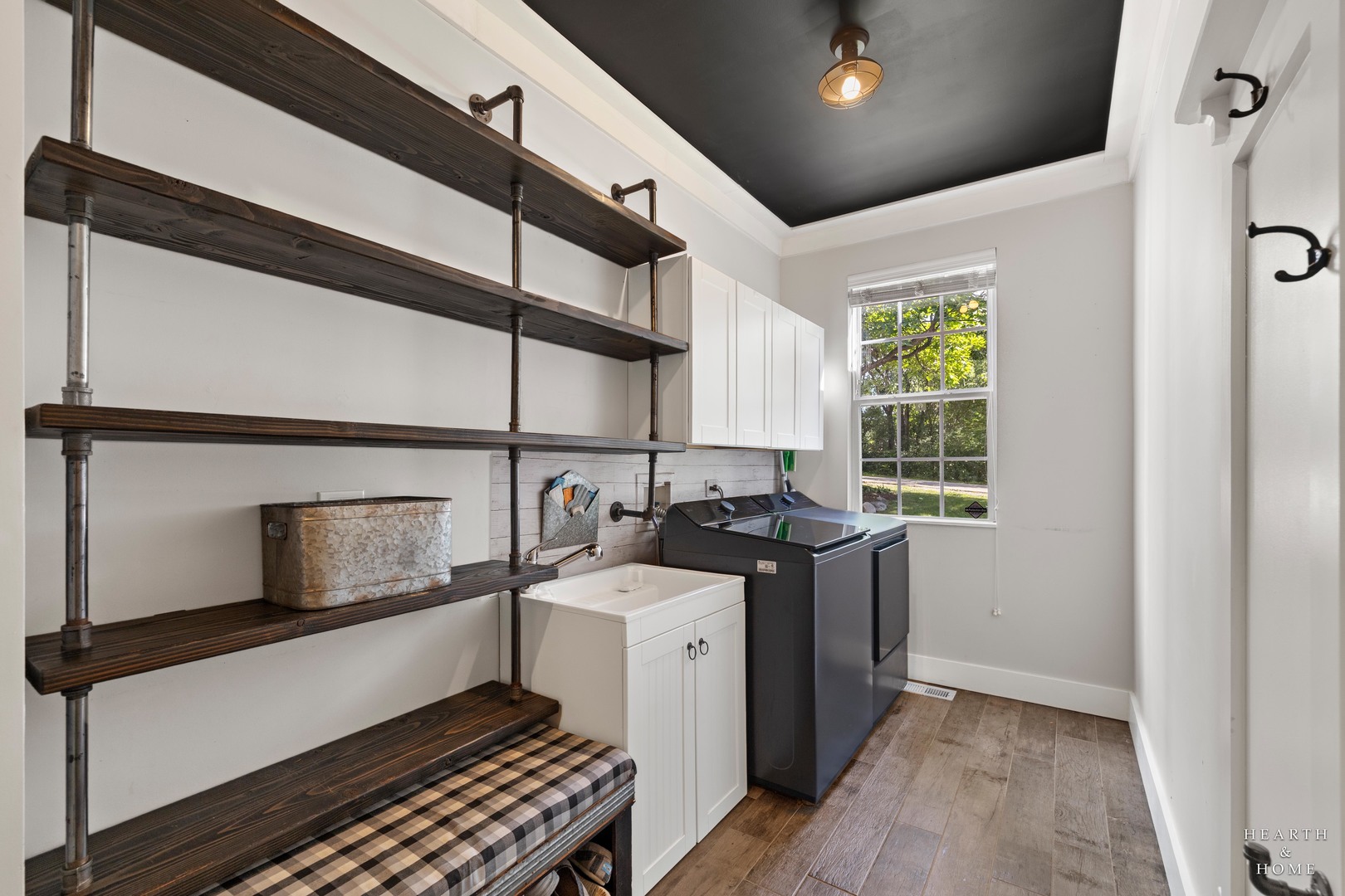 399 Asbury Avenue Property Photo 18