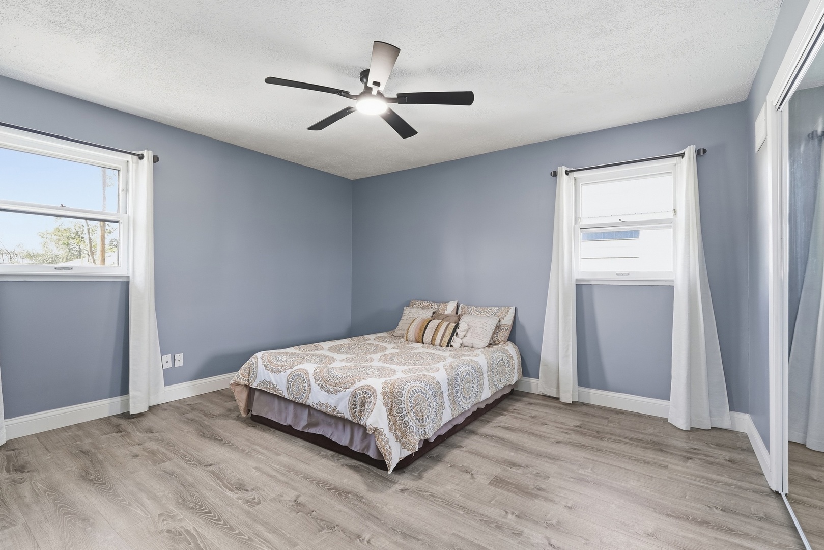 18460 Oakwood Avenue Property Photo 8
