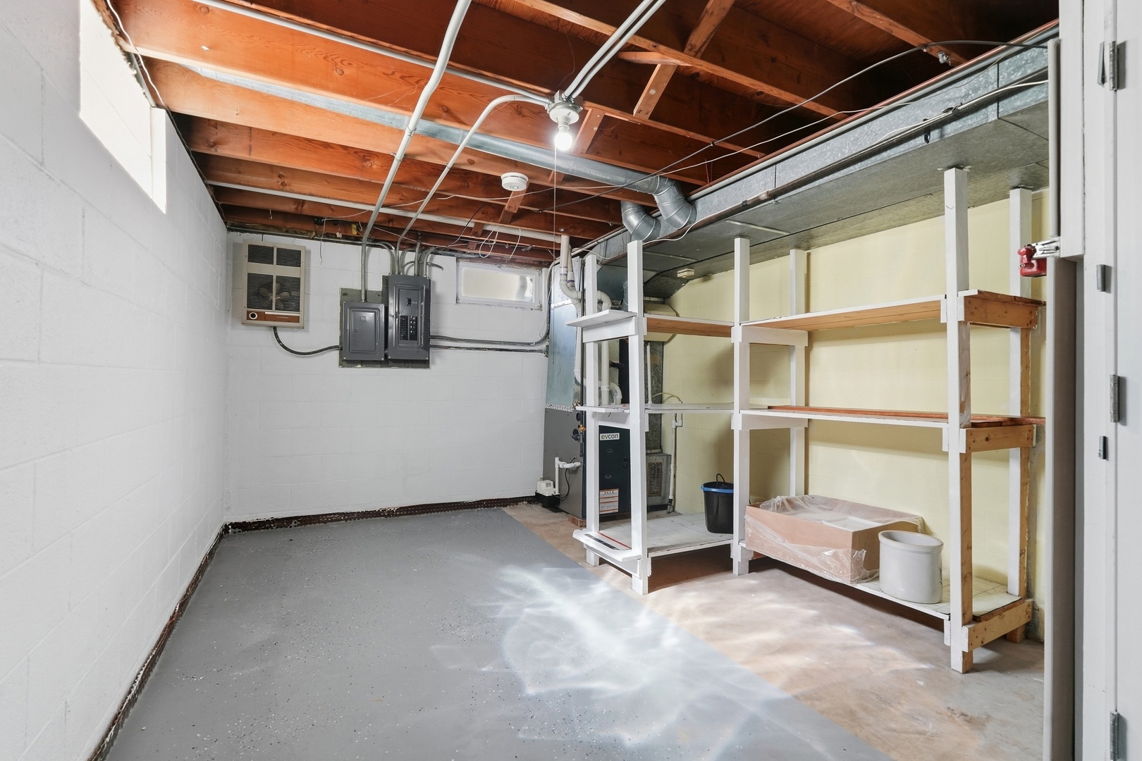 18460 Oakwood Avenue Property Photo 12