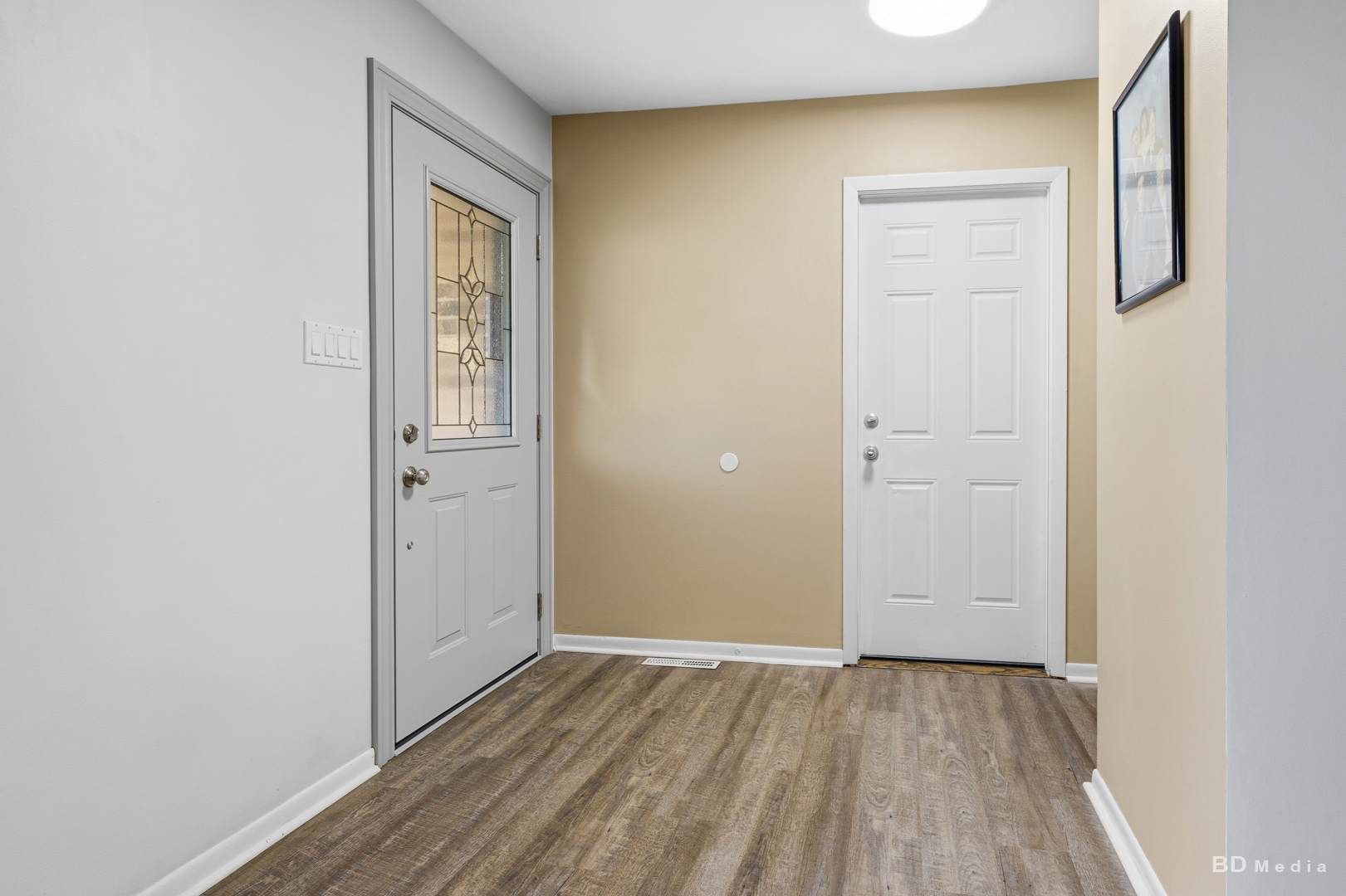 15619 Lorel Avenue Property Photo 5