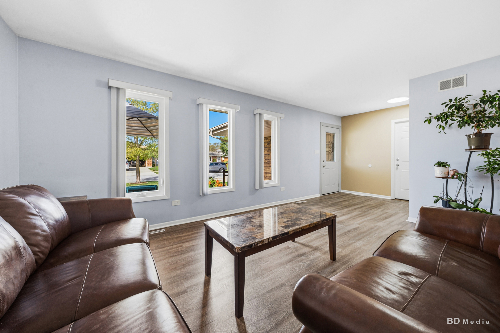 15619 Lorel Avenue Property Photo 6