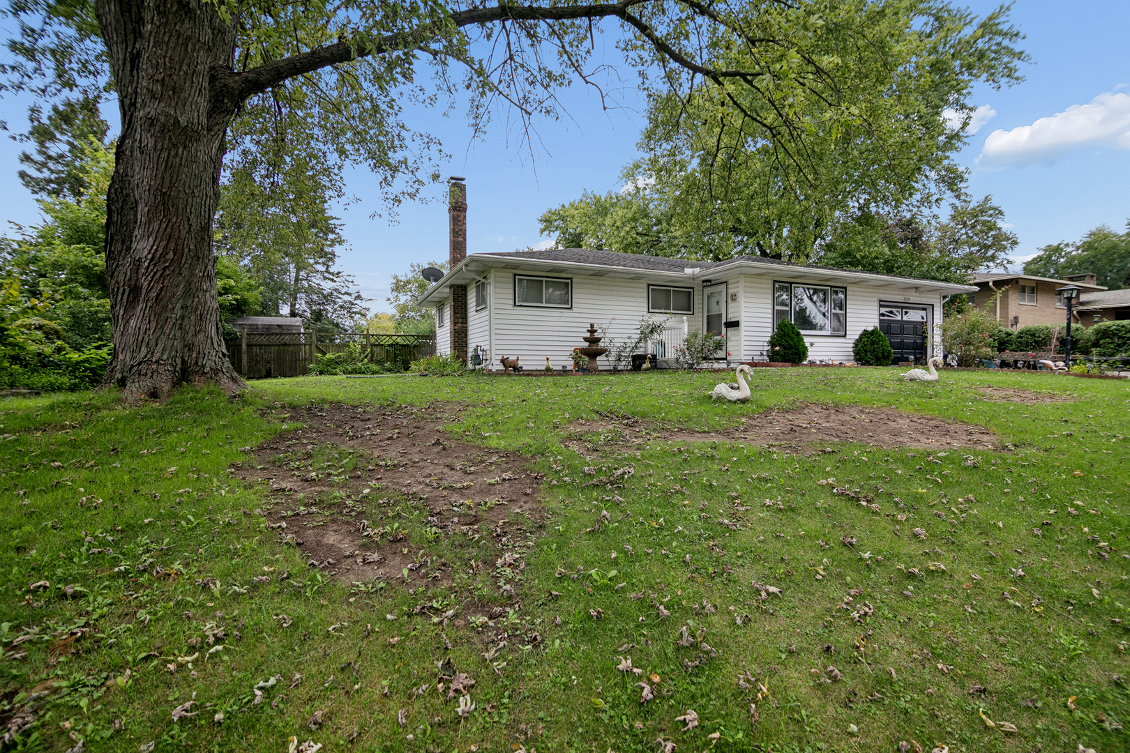 3858 E Lakeview Drive Property Photo 1
