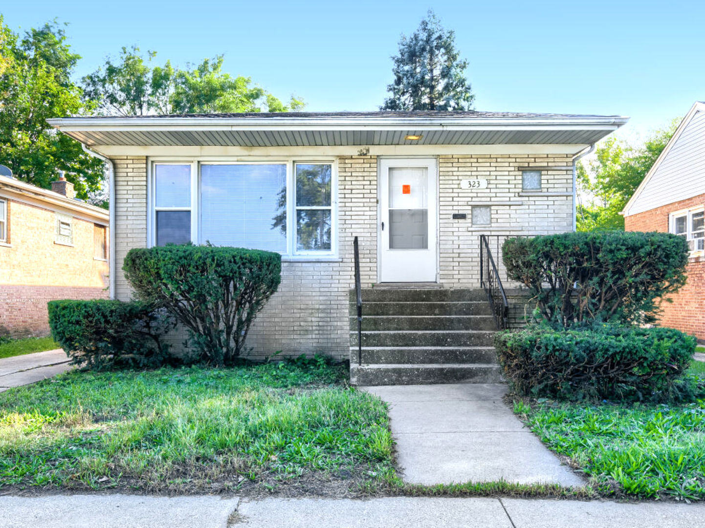 323 154th Place Property Photo 1